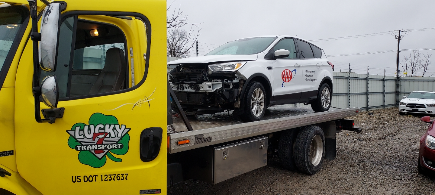 Lucky 7 Yellow Towing Truck